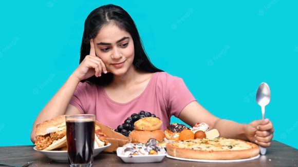 Food: ఖాళీ కడుపుతో.. ఇవి పొరపాటున కూడా తినొద్దు
