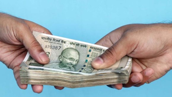 Personal Loan: పర్సనల్ లోన్ ఉండగానే వ్యక్తి మరణిస్తే.. ఆ అప్పు ఎవరు కట్టాలి ? చట్టం ఏం చెబుతోంది ?