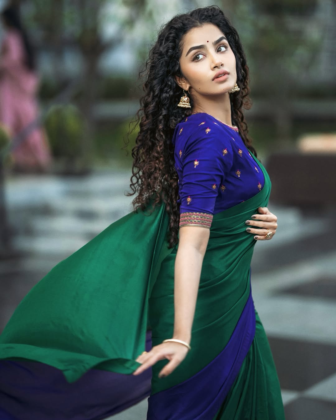 Anupama parameswaran (Source: Instragram) Actress Anupama parameswaran Photo Gallery
