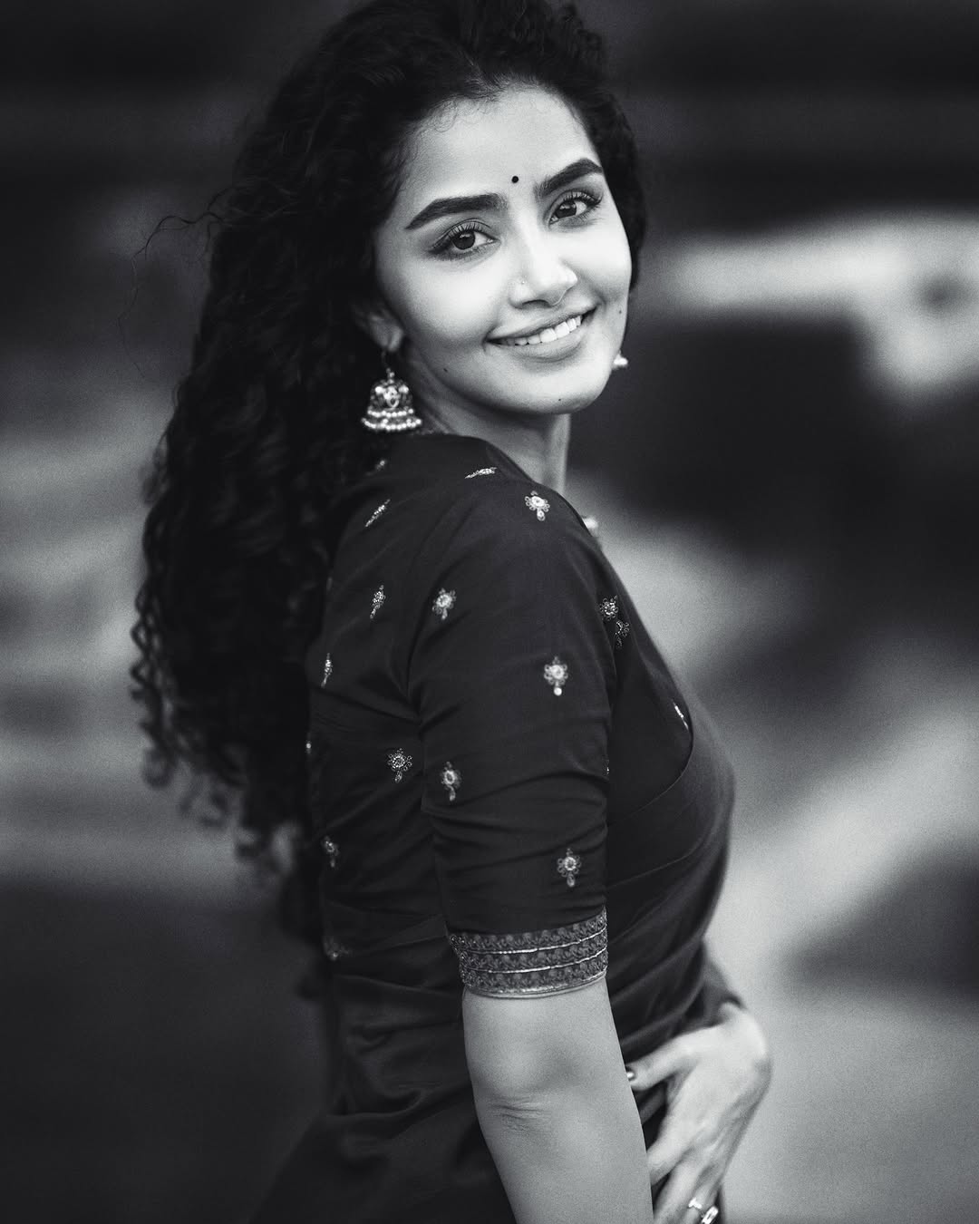 Anupama parameswaran (Source: Instragram) Actress Anupama parameswaran Photo Gallery