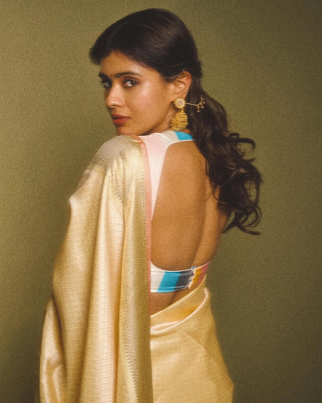 Actress hebah patel Photo Gallery