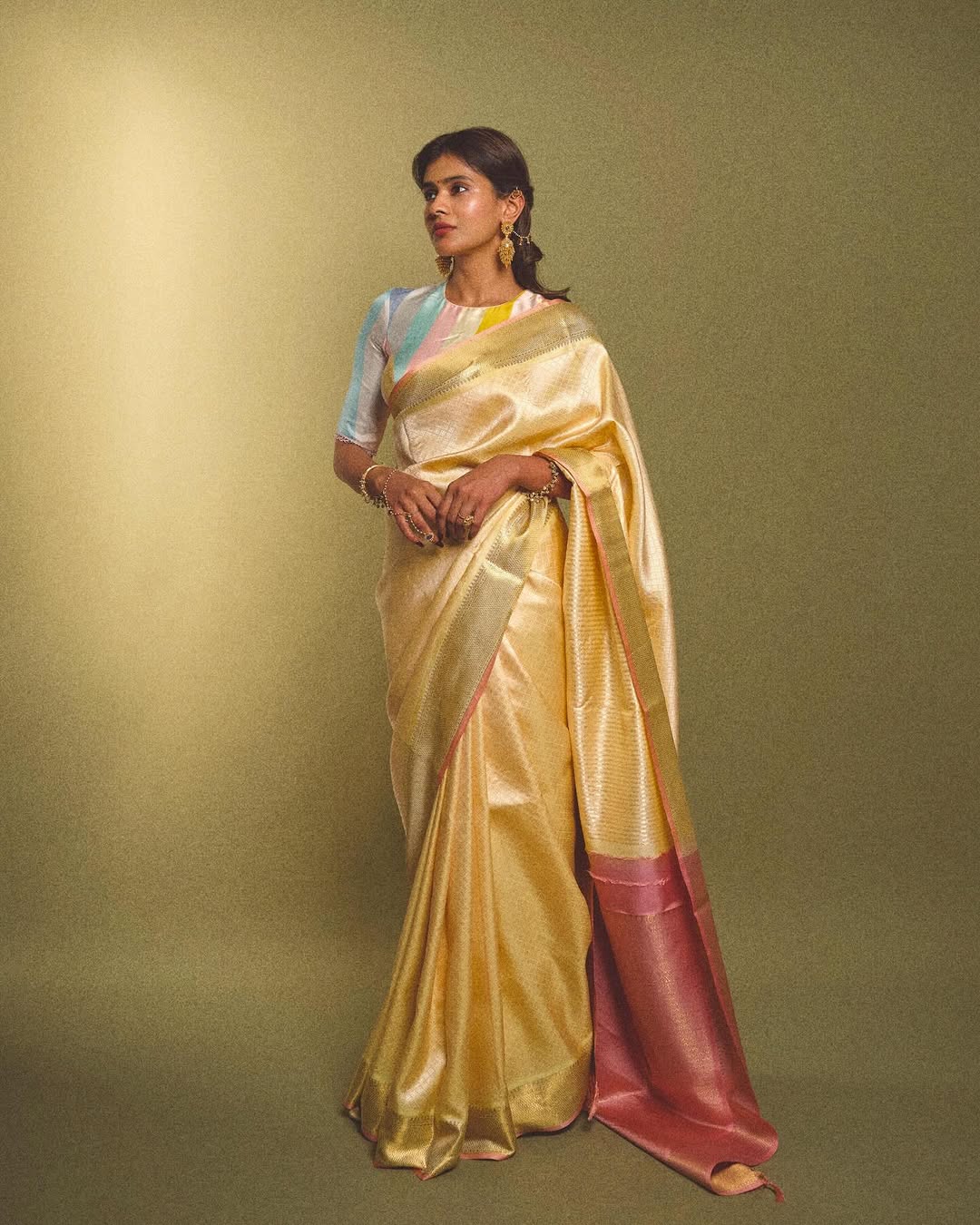 Actress hebah patel Photo Gallery