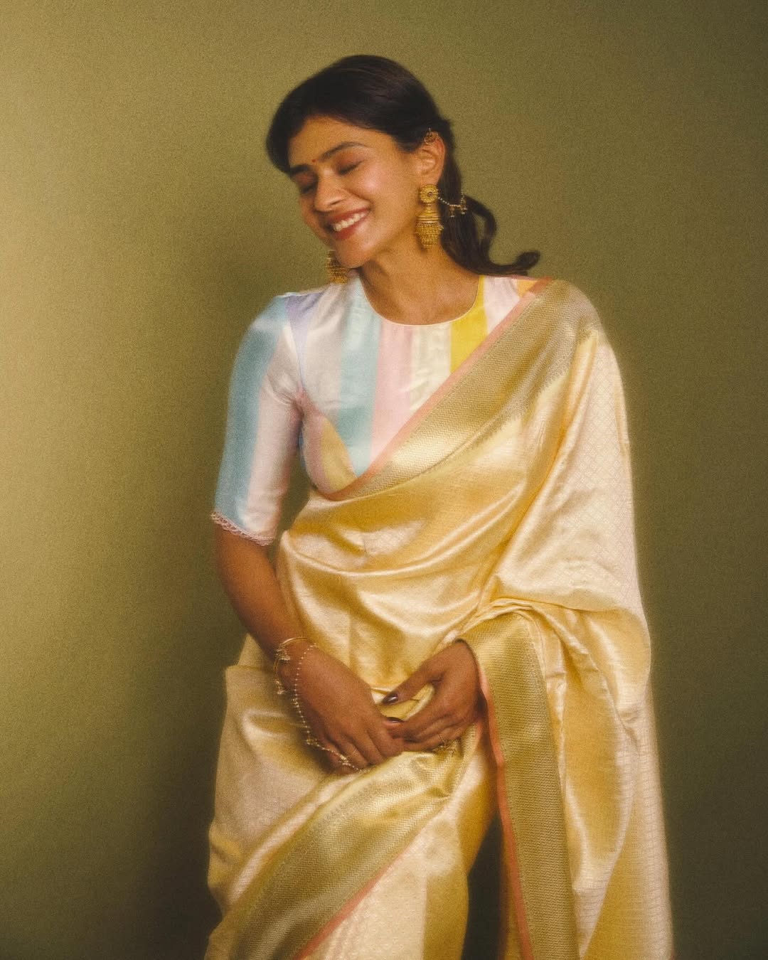 Actress hebah patel Photo Gallery