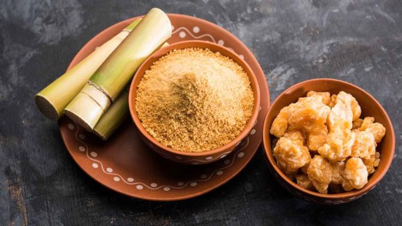Jaggery: చలికాలంలో బెల్లం తింటే.. ఏం జరుగుతుందో తెలుసా ?