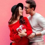 Flirting Tips: మాటలు, చేతల్లో మాయ.. ఎవరినైనా సింపుల్‌గా మీవైపు తిప్పుకునేందుకు బెస్ట్ టిప్స్ !