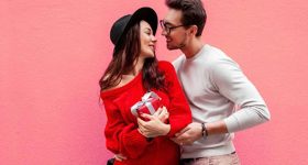 Flirting Tips: మాటలు, చేతల్లో మాయ.. ఎవరినైనా సింపుల్‌గా మీవైపు తిప్పుకునేందుకు బెస్ట్ టిప్స్ !