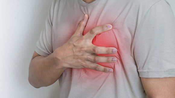 Chest Pain: ఛాతి నొప్పి, ఆయాసమా? ప్రతిదీ గుండెపోటు కాదు.. అసలు కారణాలు ఇవే !