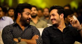 AKhil - Jr NTR : ఎన్టీఆర్ ఇంట్లో అఖిల్ సీక్రెట్ మీటింగ్... ఇద్దరు కలిసి పెద్ద ప్లానే చేస్తున్నారే