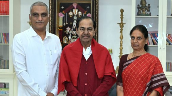 KCR: కేసీఆర్‌తో మాజీ మంత్రులు భేటీ.. అసెంబ్లీ యుద్ధానికి గులాబీ బాస్ వ్యూహరచన
