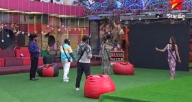 Bigg Boss 9 Telugu Promo:  బిగ్ బాస్ లోకి 'రాజా  సాబ్ ' టీమ్.. నిధిని ఆడుకున్న ఇమ్మూ.. పవన్ కు ఝలక్..
