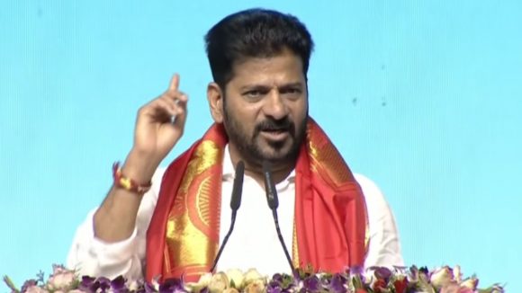 CM Revanth Reddy: ఆదిలాబాద్ అభివృద్ధి బాధ్యత ఇక నేను చూసుకుంటా.. సీఎం రేవంత్ కీలక వ్యాఖ్యలు