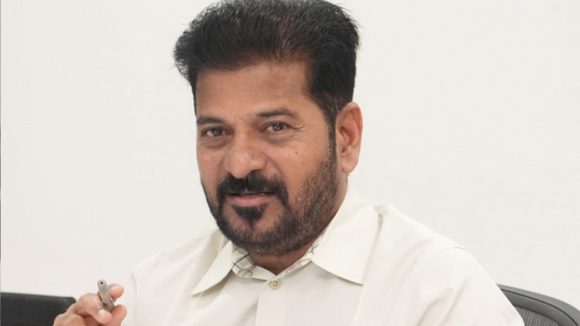 CM Revanth: కేసీఆర్ హయాంలో చీరలు ఇస్తే మహిళలు పొట్టుపొట్టు తిట్టారు.. అదే మా హయాంలో..? సీఎం రేవంత్ కీలక వ్యాఖ్యలు