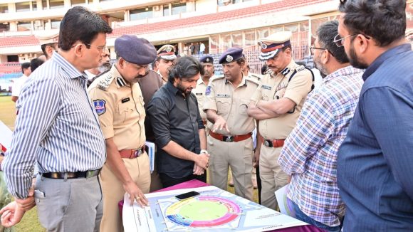 Hyderabad Football Match: ఈ నెల 13న ఉప్పల్ స్టేడియంలో మెస్సి పుట్ బాల్ మ్యాచ్.. ఏర్పాట్లపై డీజీపీ సమీక్ష