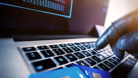 Fake Trading App: స్టాక్ మార్కెట్ ఆశ చూపి నిండా ముంచారు.. లెక్చరర్ ఖాతాలో రూ. 37 లక్షలు గోవిందా!