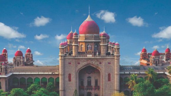 High Court: వీధి కుక్కల సంరక్షణ.. సుప్రీం మార్గదర్శకాలను పాటించండి, GHMCకి హైకోర్టు ఆదేశం