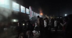 Train accident: రైలు బోగి కింద మంటలు.. రాష్ట్రంలో తప్పిన పెను ప్రమాదం, జస్ట్ అయితే..?