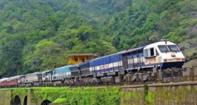 Indian Railways: ఇండియన్ రైల్వేలో 4వేలకు పైగా ఉద్యోగాలు.. దరఖాస్తు ఫీజు రూ.100 మాత్రమే, డోంట్ మిస్