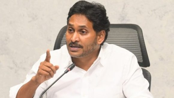 Jagan Plan: బీజేపీని ఢీ కొట్టిన జగన్..  అస్త్రాలు ప్రయోగం, కంగుతిన్న వైసీపీ సీనియర్లు