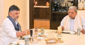 Bengaluru Politics: కర్ణాటకలో బ్రేక్ ఫాస్ట్ రాజకీయాలు.. డీకే పిలుపు, సీఎం సిద్ధరామయ్య హాజరు