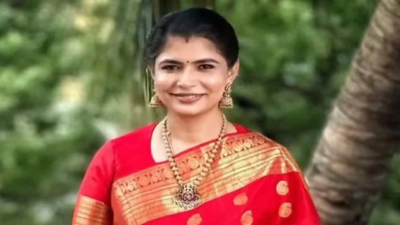 Chinmayi Sripada: చీర కట్టుకున్న అమ్మాయి పరిస్థితి ఇదే.. ఆ వీడియో పెట్టి మరీ చిన్మయి చిందులు