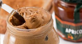Jaggery: వీరు బెల్లం తినడం చాలా ప్రమాదకరం, తింటే ఏమవుతుందంటే...