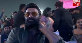 Raja Saab Pre Release Event :  2వేల కోట్లు పక్కా.. లేకుంటే నేను ఆ డబ్బులు ఇస్తాను.. ప్రభాస్ పై సప్తగిరి కామెంట్స్..