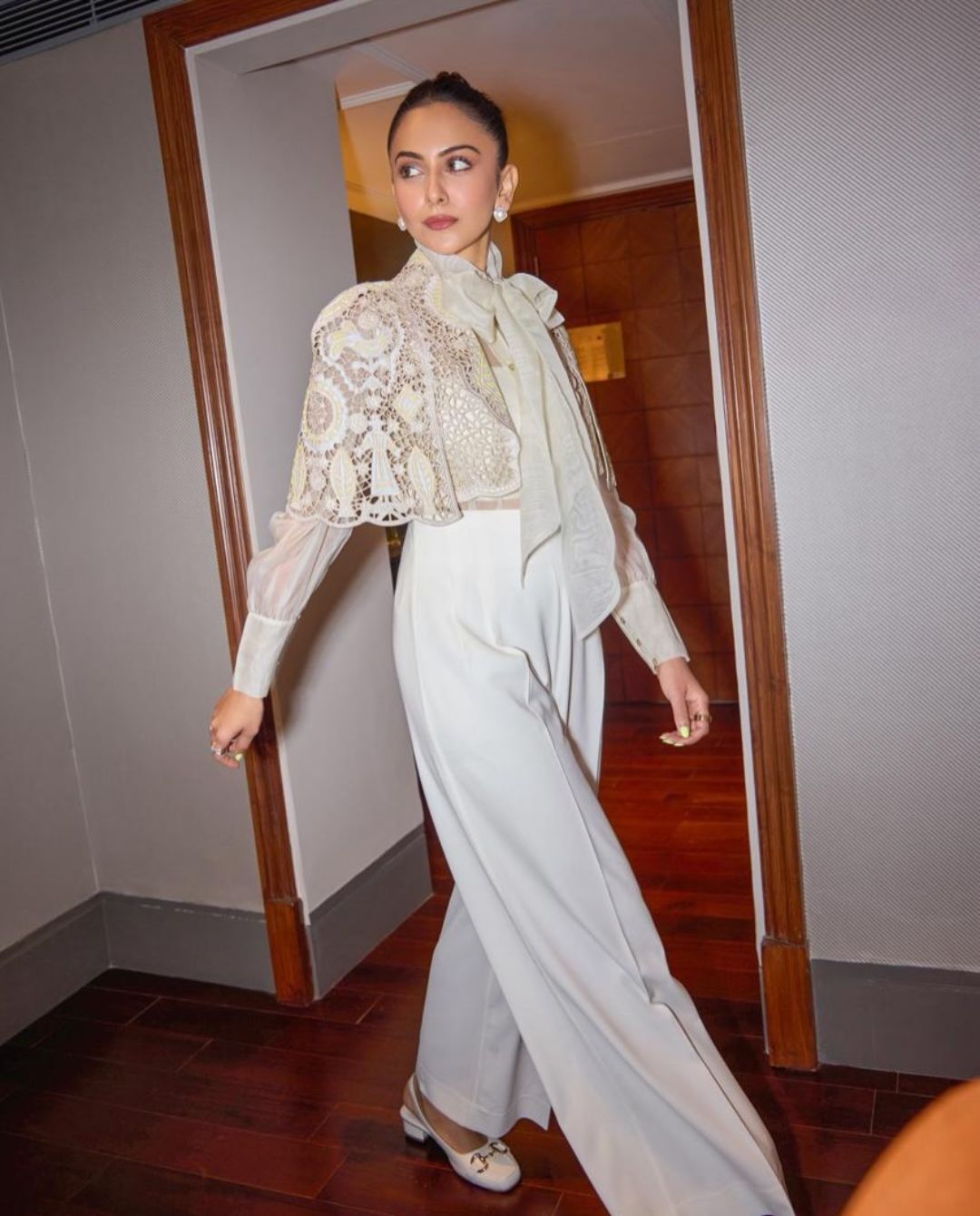 Rakul Preet Singh: స్టన్నింగ్ ఫోజులతో ఆకట్టుకుంటున్న రకుల్..