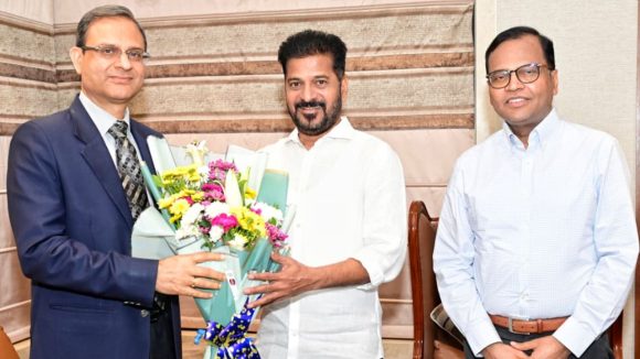 Hyderabad News: సీఎం రేవంత్‌రెడ్డితో ఆర్‌బీఐ గవర్నర్ సంజయ్‌ భేటీ.. సంస్కరణలు, ఆ చట్టంపై చర్చ