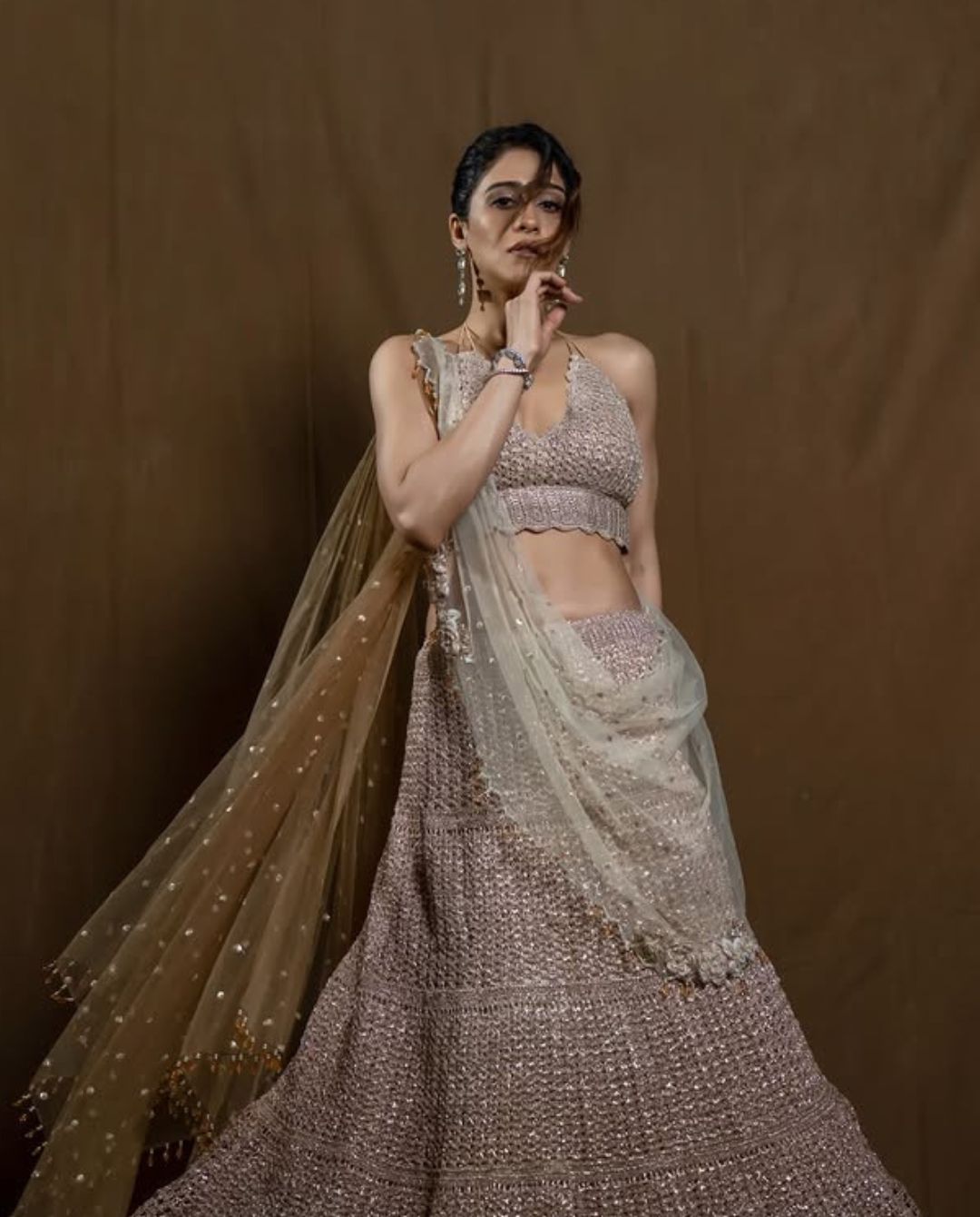 Regina cassandra : గార్జీయస్ లుక్ లో రెజీనా స్టిల్స్ అదుర్స్.. రెండు కళ్లు చాలట్లేదు…