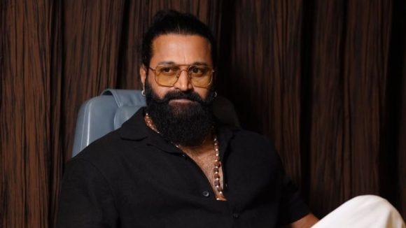 Rishabh Shetty: సితార ఎంట‌ర్‌టైన్‌మెంట్స్ లో రిషబ్ శెట్టి సినిమా, ఆ పుస్తకమే ఇన్స్పిరేషన్