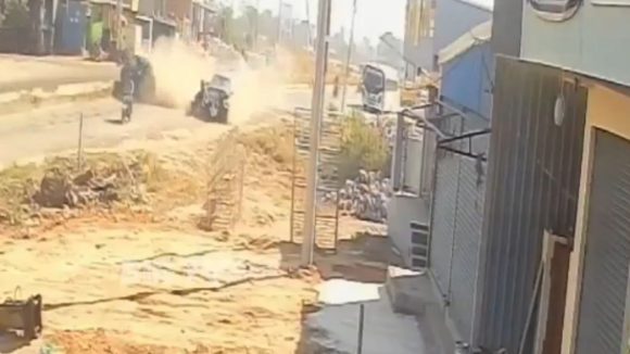 Sangareddy Crime: బైక్‌ను ఢీకొట్టిన కారు.. ఒకరు స్పాట్ డెడ్, ఇద్దరికీ తీవ్ర గాయాలు