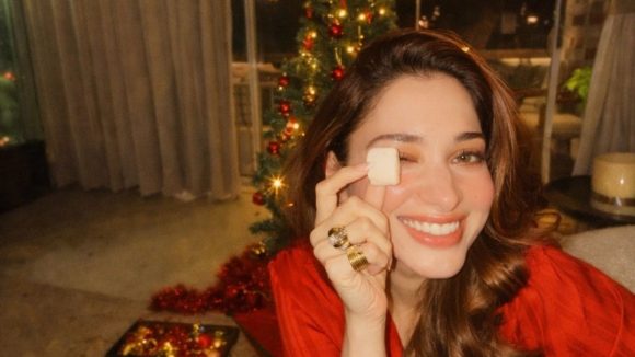 Tamannaah Bhatia: క్రిస్మస్ సెలబ్రేషన్స్ లో సందడి చేసిన మిల్కీ బ్యూటీ!