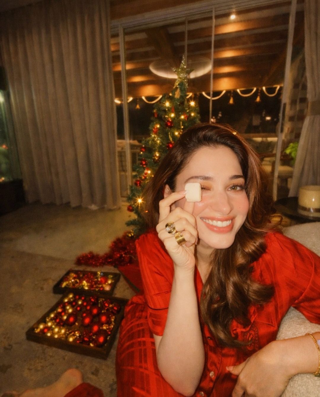 Tamannaah Bhatia: క్రిస్మస్ సెలబ్రేషన్స్ లో సందడి చేసిన మిల్కీ బ్యూటీ!