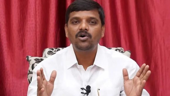 Teenmar Mallanna: తీన్మార్‌ మల్లన్నపై హెచ్‌ఆర్‌సీకి యూట్యూబ్ ఛానళ్ల ఫిర్యాదు.. ఎందుకంటే..?