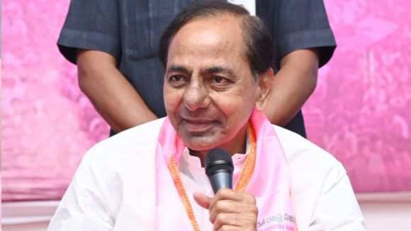 KCR : అగ్గిరాజేసి చలికాచుకుంటున్న కేసీఆర్!