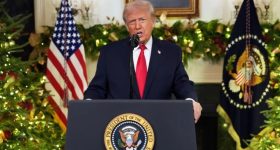 Christmas 2025: బహుమతి చిన్నదైనా.. జ్ఞాపకం పెద్దది.. మీ ఆఫీస్ కొలీగ్స్ కోసం క్రేజీ క్రిస్మస్ గిఫ్ట్ ఐడియాస్