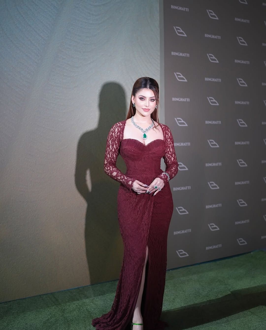 Urvashi Rautela: గ్లామర్ తో కట్టిపడేస్తున్న ఊర్వశీ!