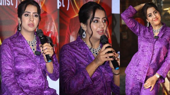 Sanjana Galrani Bigg Boss: బిగ్ బాస్ హౌస్‌లో పెద్ద పోరాటమే చేశాను.. ఎమోషనల్ అయిన సంజనా