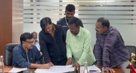 Sankranti Trains: సంక్రాంతి స్పెషల్ రైళ్లపై నో అనౌన్స్ మెంట్, ప్రయాణీకుల ఆగ్రహం!