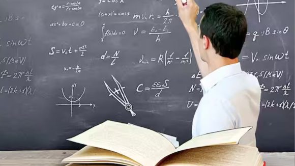 10th Class Exams: టెన్త్ పరీక్షలపై సర్కార్ కీలక నిర్ణయం.. ఇక విద్యార్థుల మార్కుల ఆధారంగానే టీచర్లకు గ్రేడ్లు