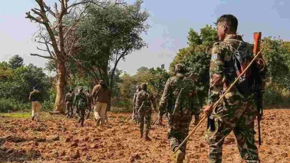 Bijapur Encounter: బీజాపూర్‌లో ఎన్‌కౌంటర్.. నలుగురు మావోయిస్టులు మృతి