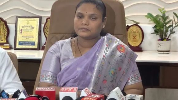 Nellore Mayor Sravanthi: పదవికి రాజీనామా.. మేయర్ స్రవంతి  సంచలన నిర్ణయం