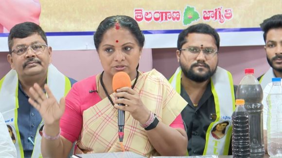 Kalvakuntla Kavitha: హైదరాబాద్‌ను పట్టించుకోకుంటే తాటతీస్తాం..! సీఎంపై కవిత సంచలన వ్యాఖ్యలు