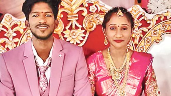 Newlywed Couple Dies: విషాదం.. రైలు నుంచి జారిపడి నవ దంపతులు మృతి