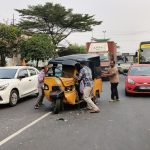 Auto Hits RTC Bus: బస్సును ఢీకొన్న స్కూల్‌ ఆటో.. స్టూడెంట్స్‌ స్పాట్‌లో