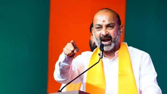 Bandi Sanjay: నాటి డ్రగ్స్ విచారణ ఏమైంది? అకున్ సబర్వాల్ కేసుపై బండి సంజయ్ ఫైర్