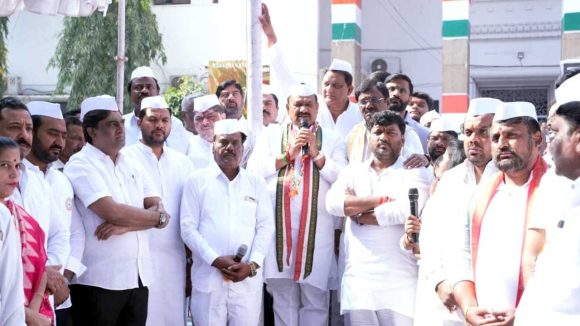 Mahesh Kumar Goud: అందరి చేతిలో స్మార్ట్​ఫోన్లు ఉన్నాయంటే.. రాజీవ్​ గాంధీ కారణం: మహేశ్ కుమార్ గౌడ్