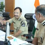 CP Sajjanar: న్యూ ఇయర్ వేడుకల వేళ రోడ్లపై వేషాలు వేస్తే తాట తీస్తా: సీపీ సజ్జనార్