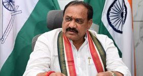 Apple Holiday Deals: యాపిల్ ప్రొడక్ట్స్‌పై ఆఫర్ల సునామీ.. ఐఫోన్ల నుండి మ్యాక్‌బుక్‌ల వరకు చౌకైన ధరలకే కొనేయొచ్చు!