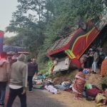Bus Accident: ఏపీలో ఘోర ప్రమాదం.. బస్సు బోల్తా.. స్పాట్లోనే 8 మంది మృతి